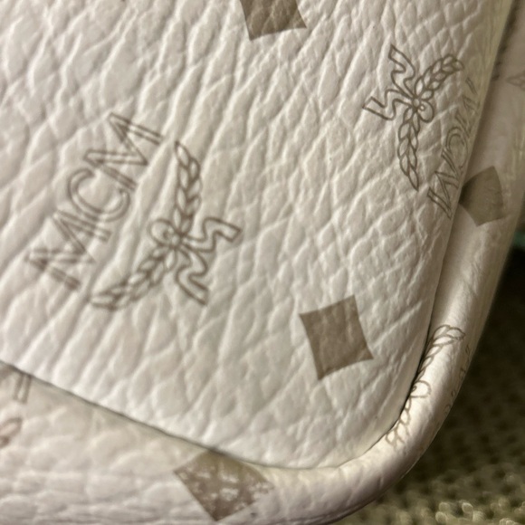 MCM Visetos Princess Lion Tote Bag w/COA Approx. 14 x 11 x 5.5 - Picture 14 of 17